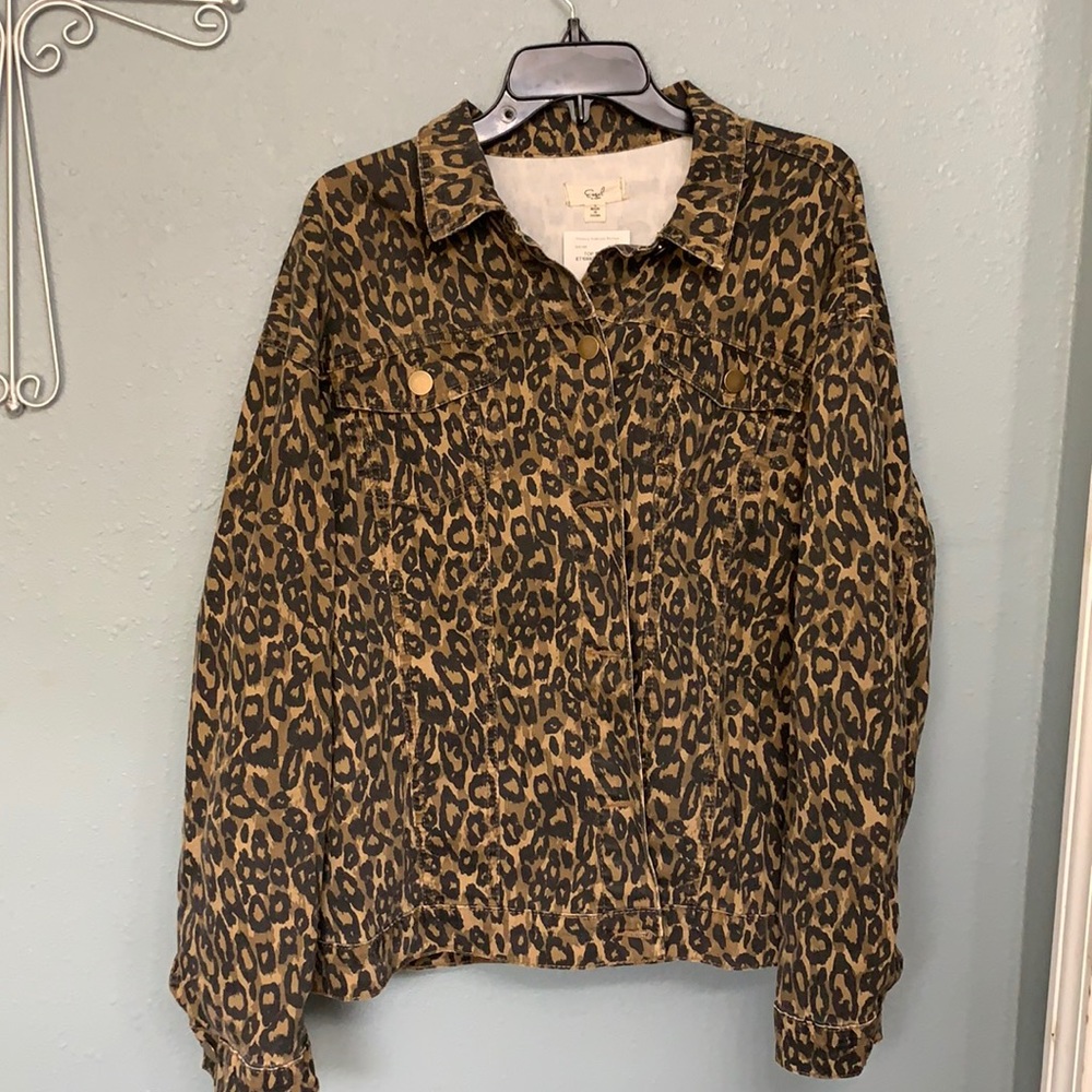 NWT Leopard print lightweight jacket. Easel-large
